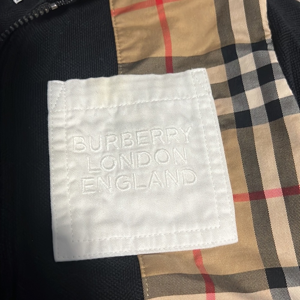 Burberry - Picture 4 of 4